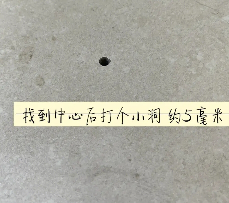 柳河瓷砖空鼓维修公司专业解答在瓷砖铺贴过程中，如果砂料搅拌不均匀，将会带来以下问题